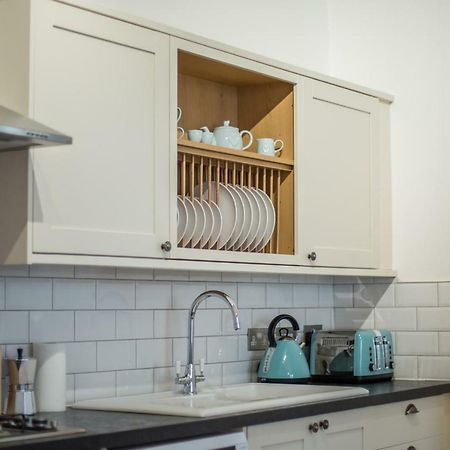Stylish Apartment Close To Gloucester Quays & Docks Экстерьер фото