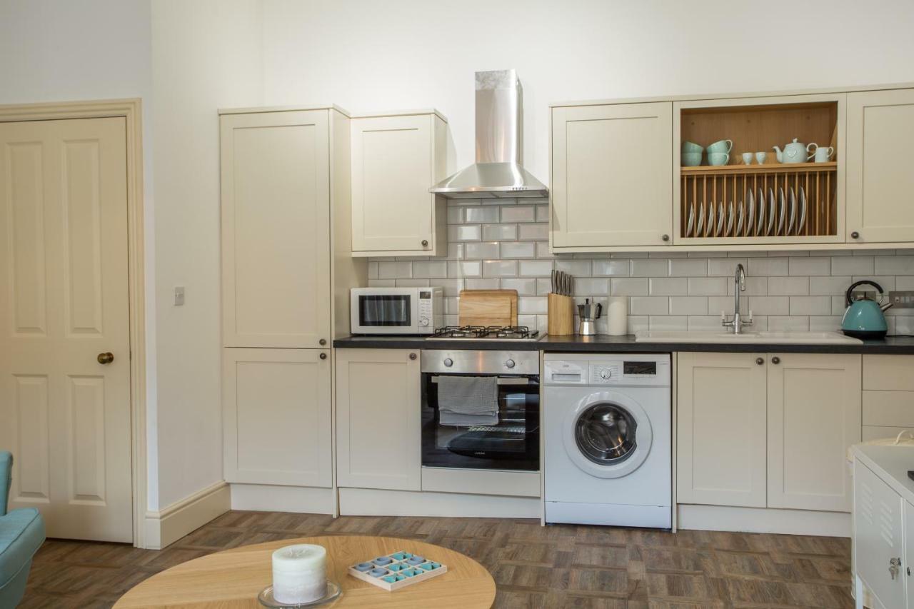 Stylish Apartment Close To Gloucester Quays & Docks Экстерьер фото
