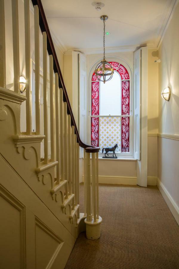 Stylish Apartment Close To Gloucester Quays & Docks Экстерьер фото